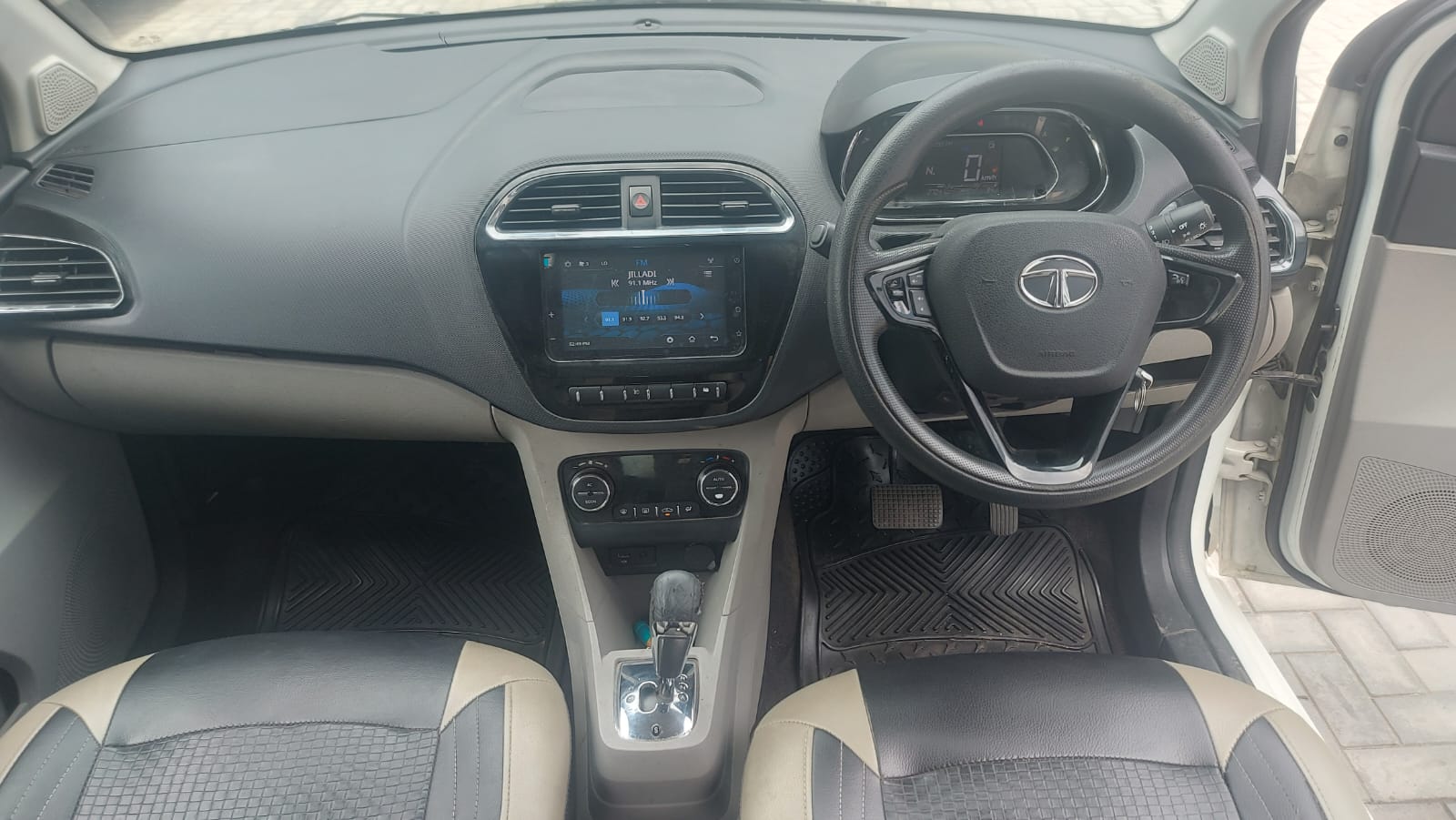 Tata Tiago(2019-2020) Revotron Xza Plus